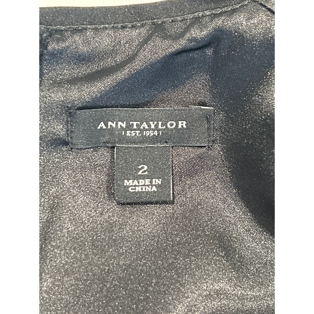 Ann Taylor Fitted Lace Cocktail Dress Women's Size 2 Little Black Dress 35”L - Picture 5 of 11